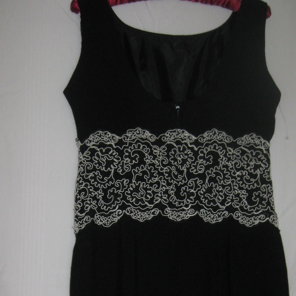 Dress - Picture 2 of 2